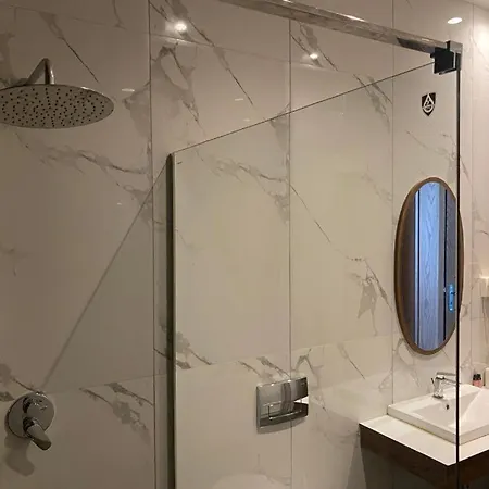 Hotel Aleksander, Maminas Durres